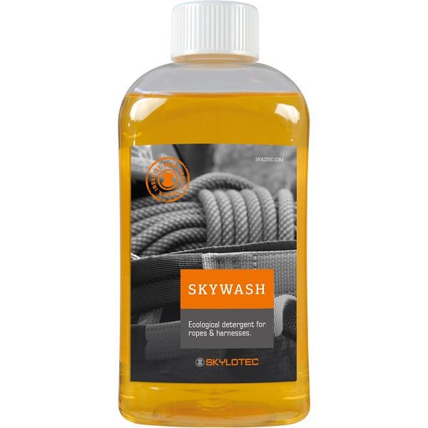 נוזל לשטיפת חבלים וציוד טקסטיל  SKYWASH 0.5L