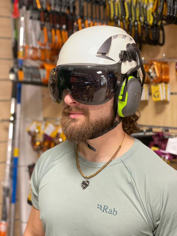 קסדה X5500 לעבודה בגובה כולל VISOR כהה