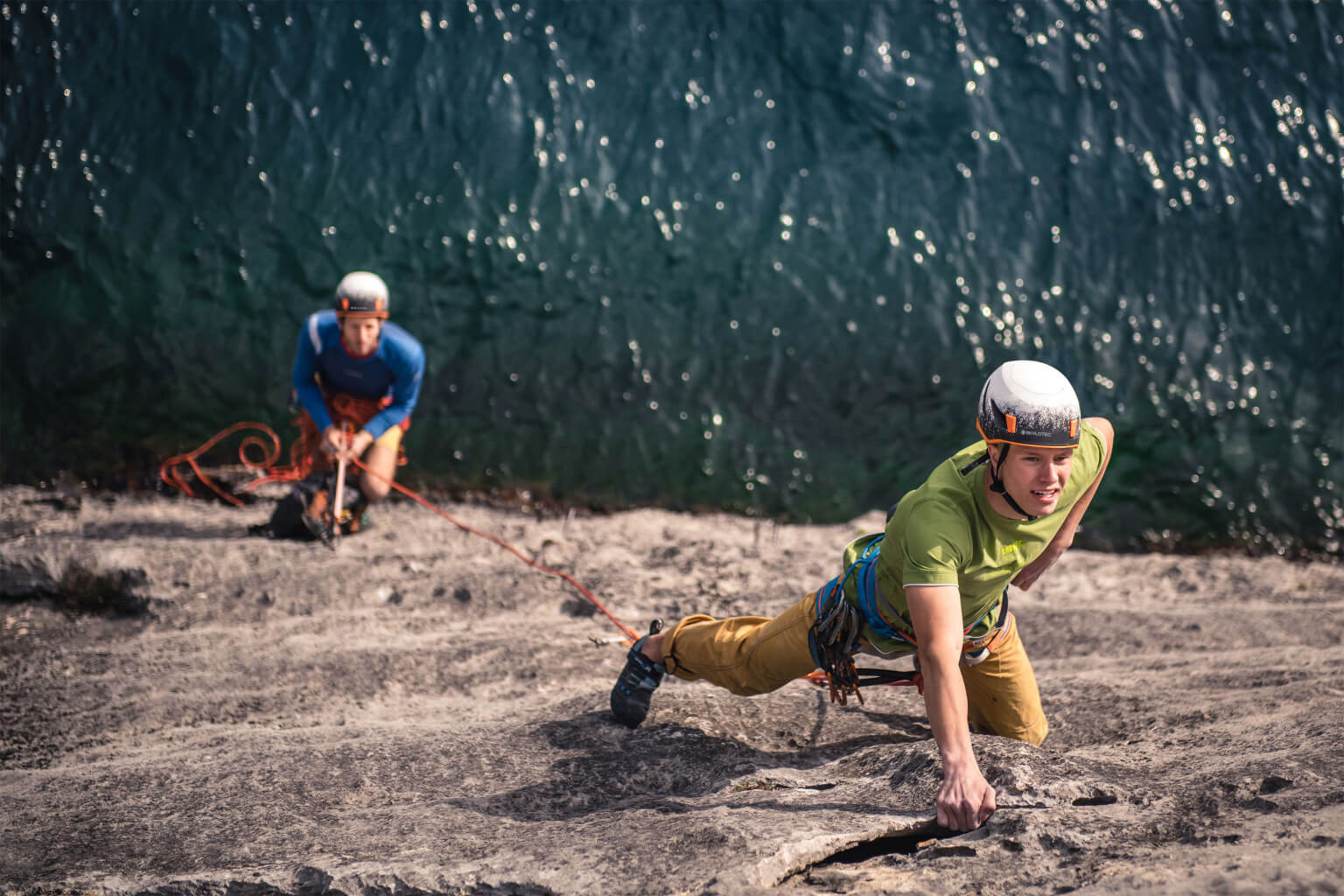 ציוד טיפוס למתחילים תמונה לבלוג אבן גיר